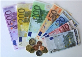 آغاز فروش 5000 یورو در شعب منتخب بانکی/ شرایط خرید چیست؟